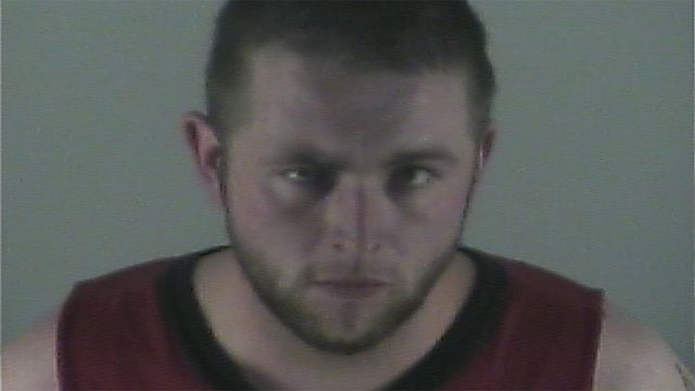 FBI: Man robs bank, buys Christmas tree, uses it to hide