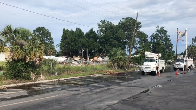 Small tornado hits businesses in Florida town