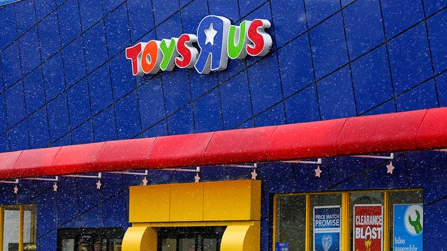 Toys R Us plans a small comeback with 2 stores