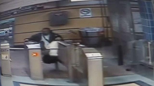 Man tries to jump turnstile at Philadelphia subway station, fails