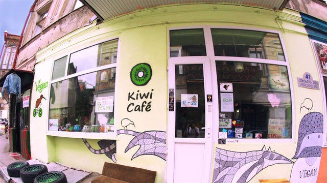Sausage-wielding gang attacks vegan cafe