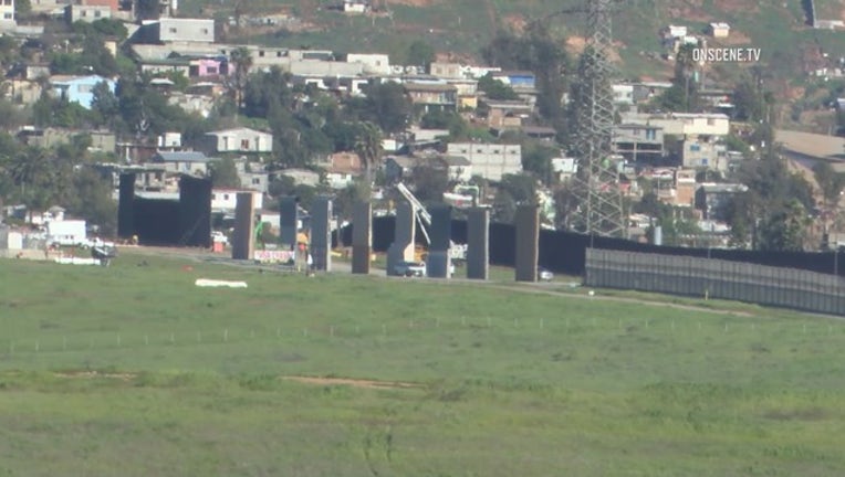 11 BORDER WALL_00.00.32.12_1550672655574.png-405538.jpg