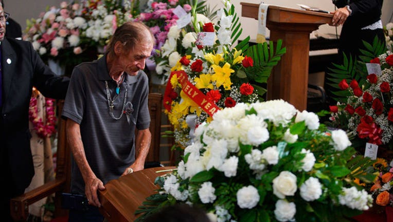 b4b17d1f-ElPasoFuneral_1566069754078.jpg