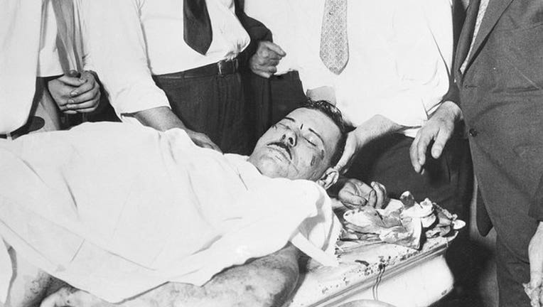 Body of 1930s gangster John Dillinger to be exhumed