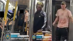 Video: Man kicks out a window on a subway car