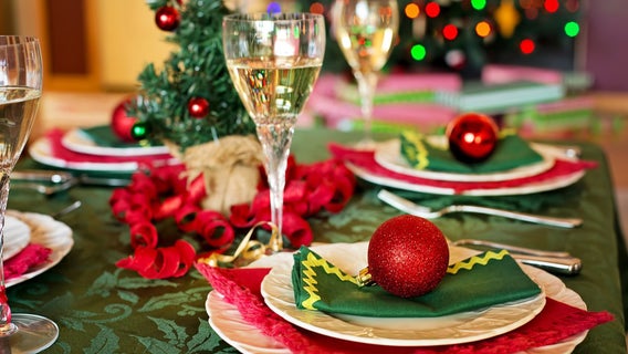 Home for the holidays: An expert shares money-saving holiday travel tips