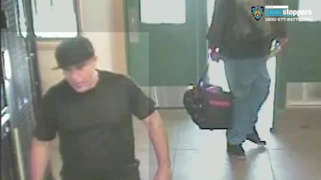 NYPD searching for Brooklyn subway groping suspect