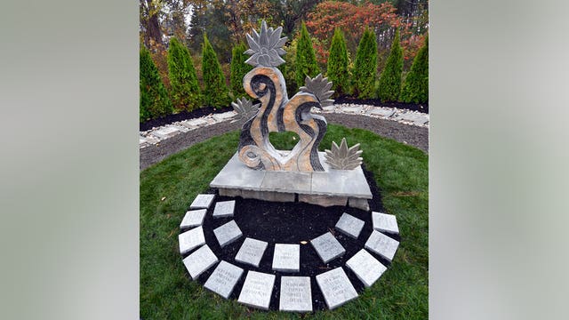 A year after limo crash killed 20, memorial is unveiled