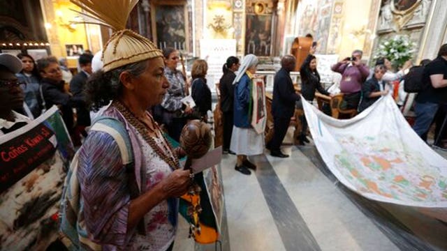 Pope's Amazon synod proposes married priests, female leaders