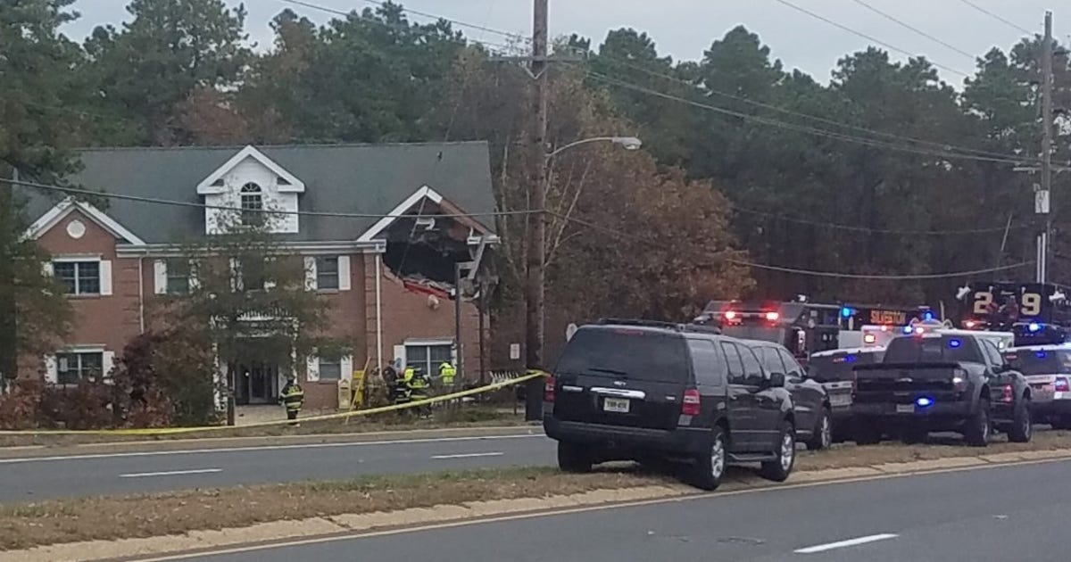 2 dead after Porsche crashes into 2nd floor of building | FOX 5 New York