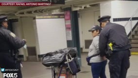 Another subway churro vendor handcuffed; mayor defends cops