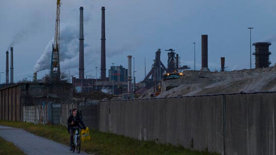 Dutch cut max speed limit to rein in pollution