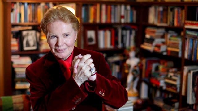 Flamboyant Puerto Rican astrologer Walter Mercado dies at 88