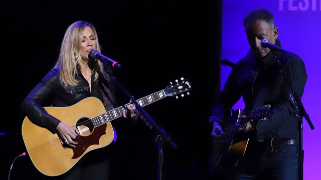 Sheryl Crow and Bruce Springsteen raise money for veterans