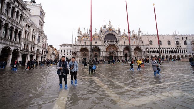 Venice begins clean-up after devastating flooding
