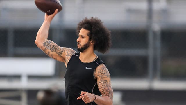 Kaepernick's throws passes for 40 minutes at strange workout