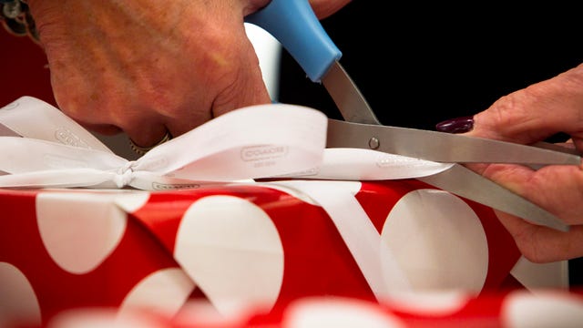 2019 holiday shipping deadlines of FedEx, UPS and other major carriers to get packages mailed on time