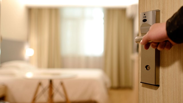 Survey: Luxury hotel guests keep stealing mattresses