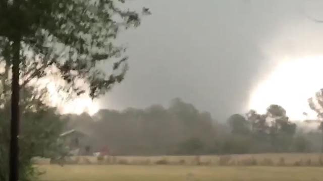 Louisiana: Apparent twister destroys buildings, 1 dead