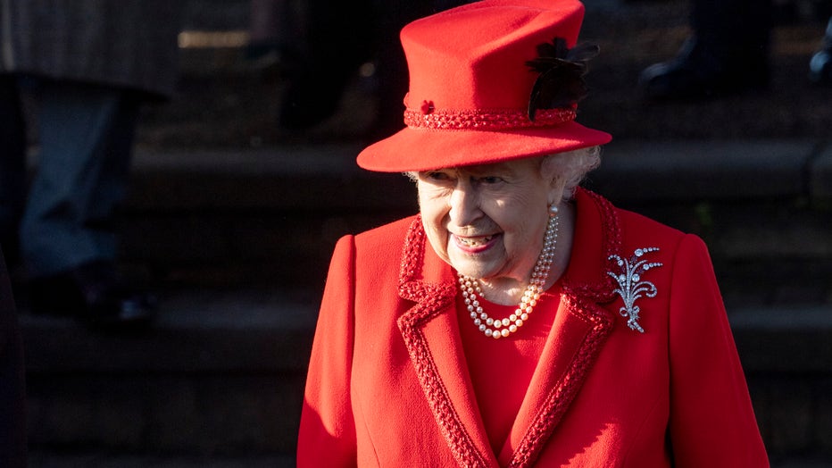 Queen Elizabeth II, close family celebrate Christmas