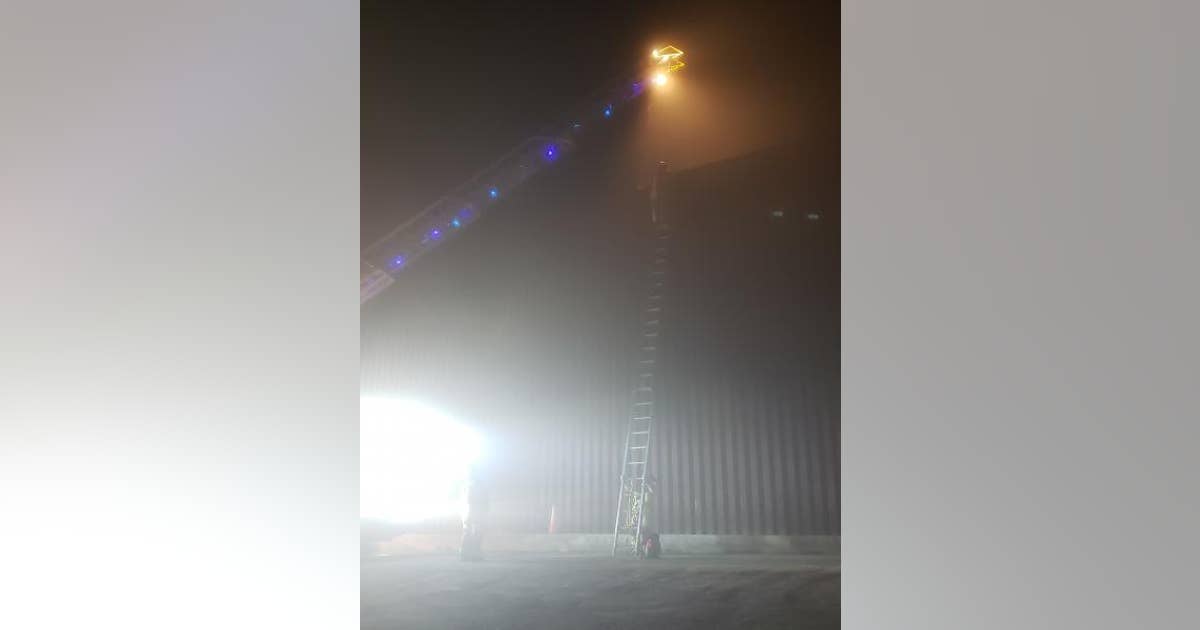 Illegal immigrants rescued from top of 30-foot border wall | FOX 5 New York