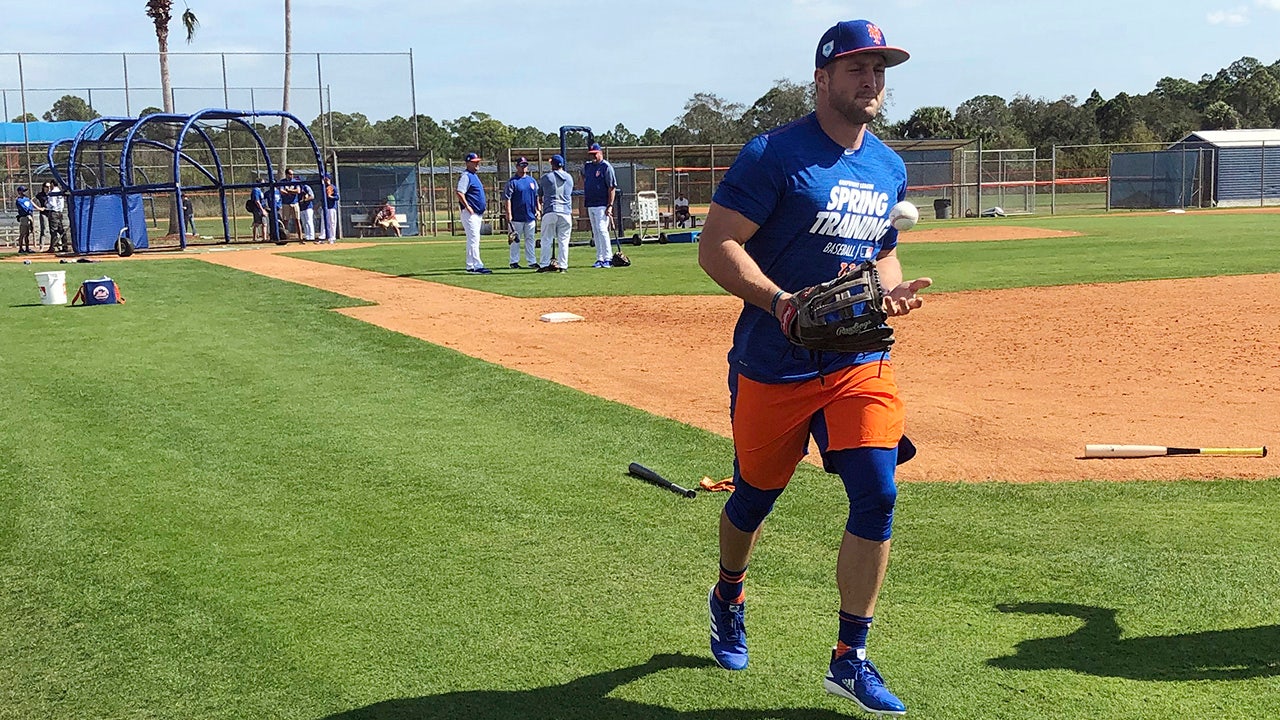 Mets invite Tim Tebow to spring training again