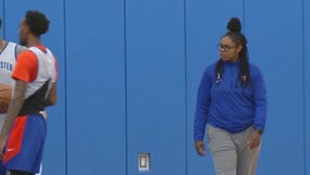 Coach Lisa Willis breaks barriers with Westchester Knicks