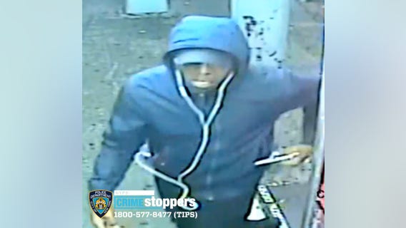 NYPD searching for gunman in Bronx shooting that wounded 2