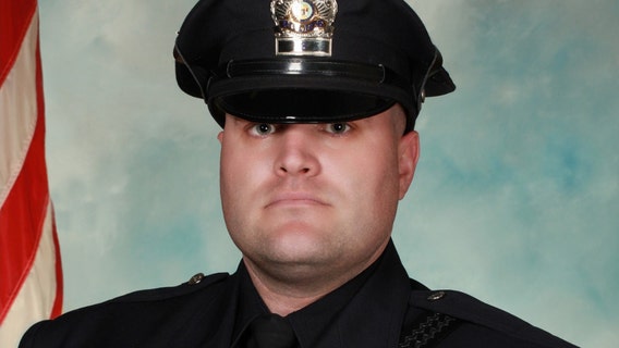 NJ cop kills himself while responders attempt to pull him from car wreck