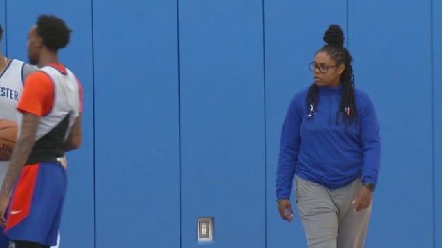 Coach Lisa Willis breaks barriers with Westchester Knicks