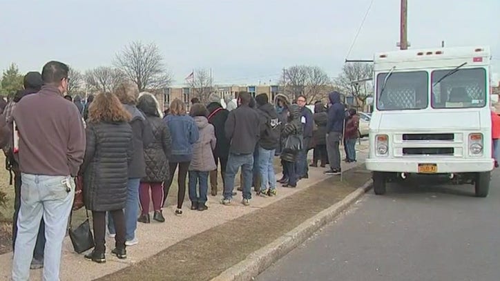 Long Lines Linger At Dmv Offices On Long Island Fox 5 New York