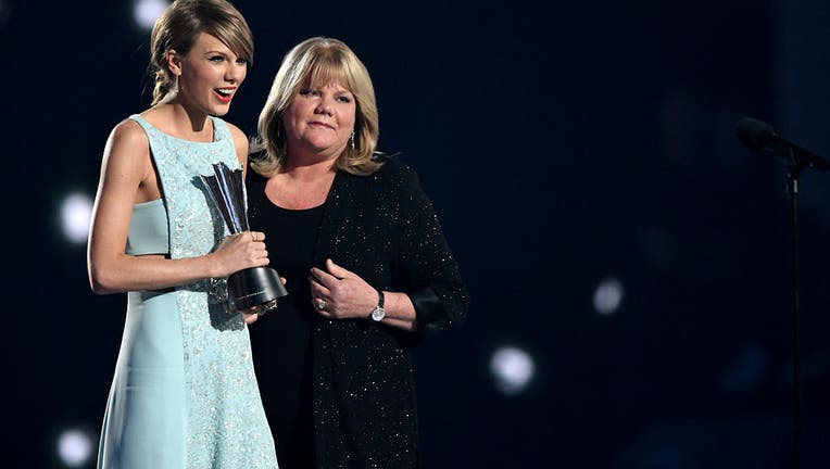 Taylor and Andrea Swift
