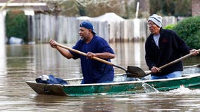 Floods put Mississippi capital in 'precarious situation'