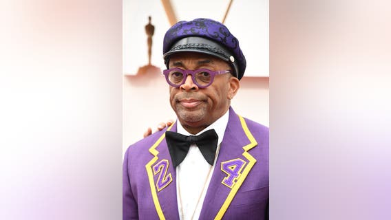 Spike Lee wears Kobe Bryant tribute to Oscars