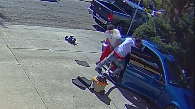 Man washing his car robbed at gunpoint in Oakland's Dimond district