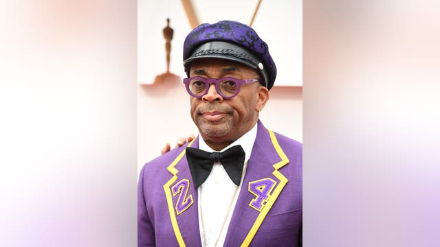 Spike Lee wears Kobe Bryant tribute to Oscars
