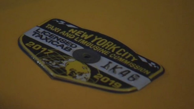 New York City is accused of fraud over taxi medallion prices