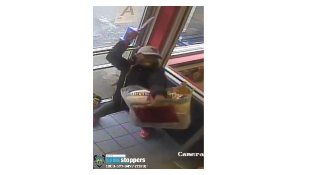 Woman threatens customer with butcher knife at Bronx Burger King