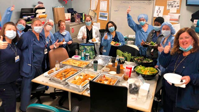 NJ pizzeria borrows to keep workers on job, spurs donations