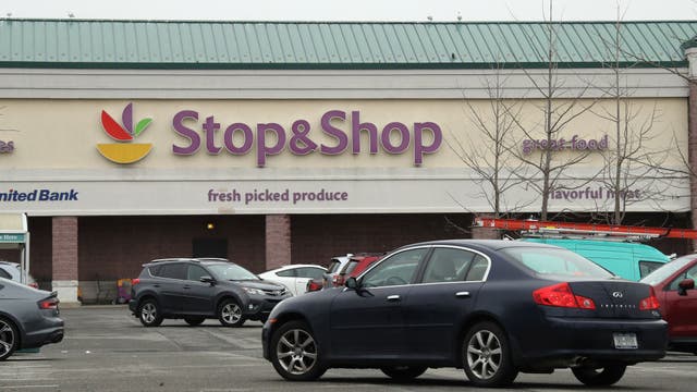 Lowe's hiring, McMenu shrinks, top Ford execs to defer pay