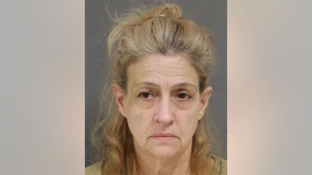 Officials: NJ woman used tape dispenser, shower rod to kill man