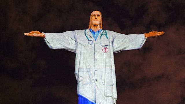 Christ the Redeemer statue pays tribute to coronavirus doctors, nurses