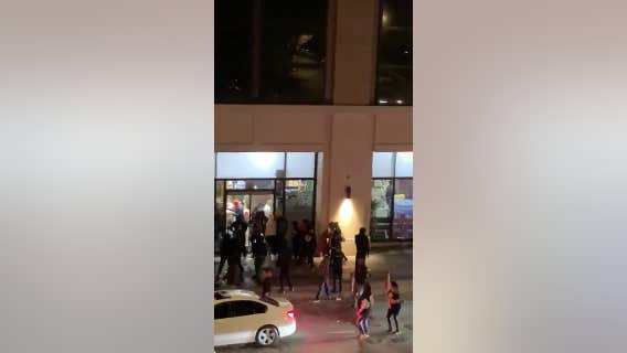 Throngs of looters rip through store in Chelsea