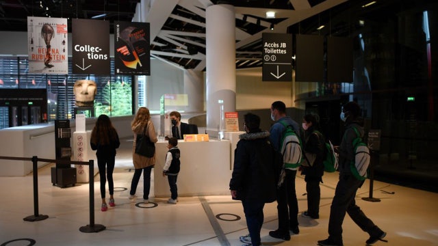 Protesters try to take African artwork from Paris museum