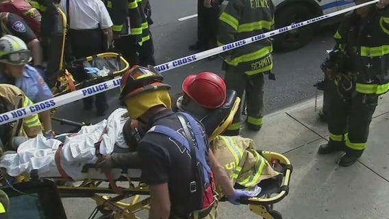 Scaffolding collapses in Manhattan; 1 dead