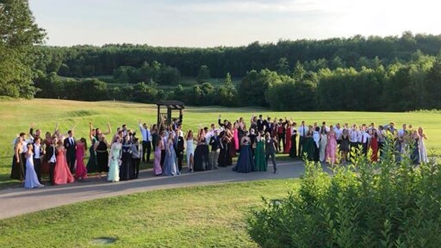 Students organizing private proms after coronavirus cancellations