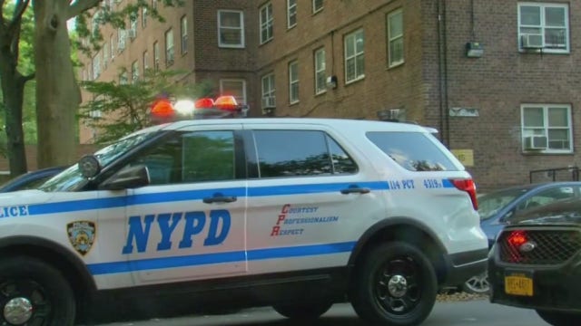 Police: Gunman shoots 4 young men in Queens