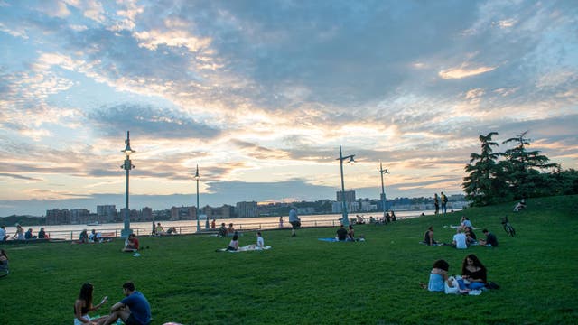 Cuomo: COVID-19 hospitalizations in NY at lowest since mid-March