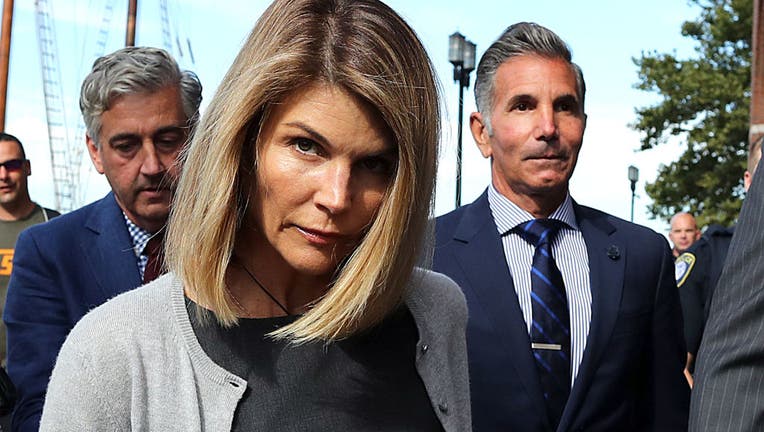516a9203-Lori Loughlin, Mossimo Giannulli Appear In Boston Courthouse
