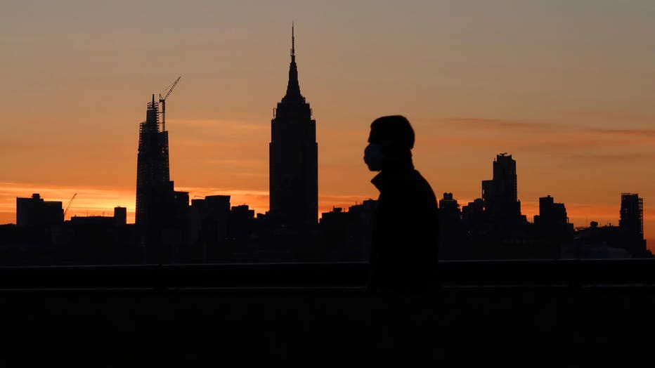 954e5f2a-Sunrise in New York City
